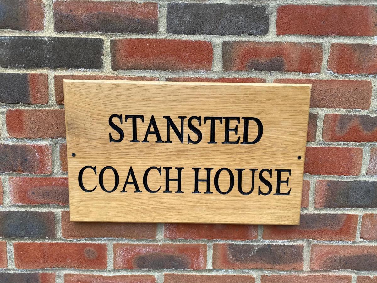 Апартаменты Stansted Coach House Элзенхем Экстерьер фото